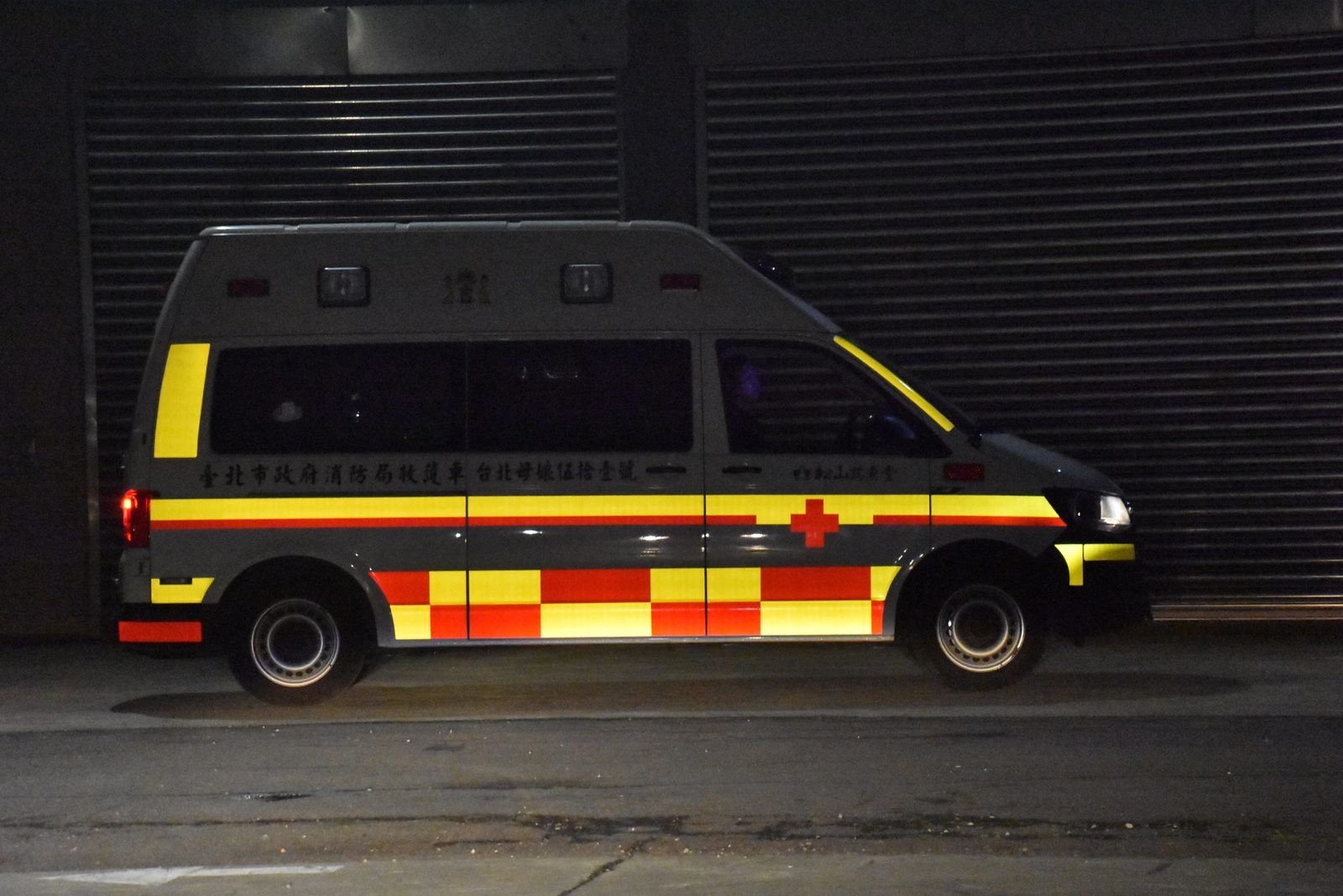 Battenburg 救護車夜間反光標識實車測試